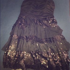 Does not fit and never been worn